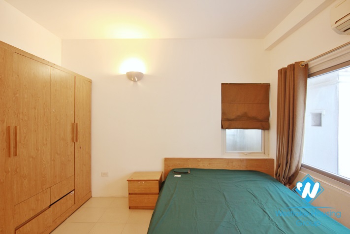 Lake view apartment for rent in Tay Ho Ditsrict, Ha Noi