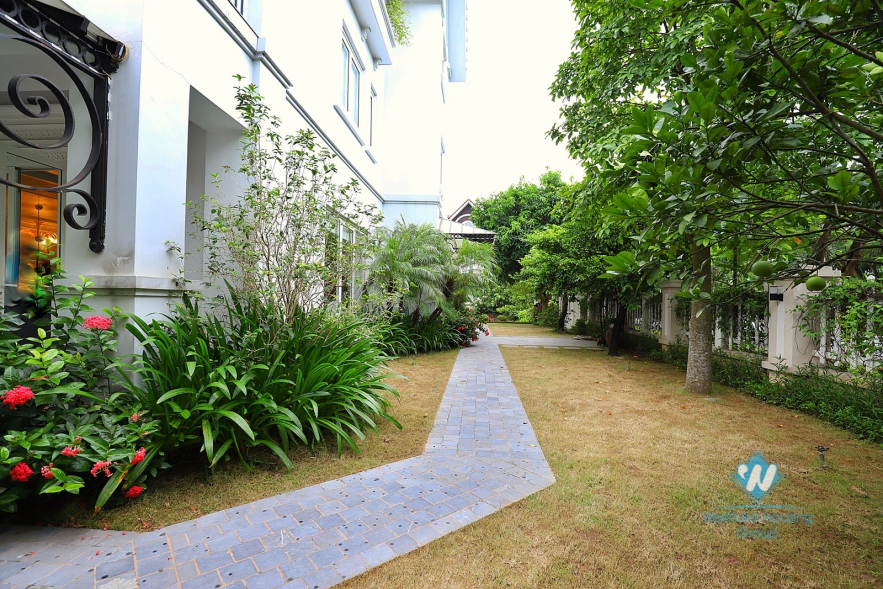 Detached Ambassador standard villa to lease in Vinhomes Riverside Hanoi