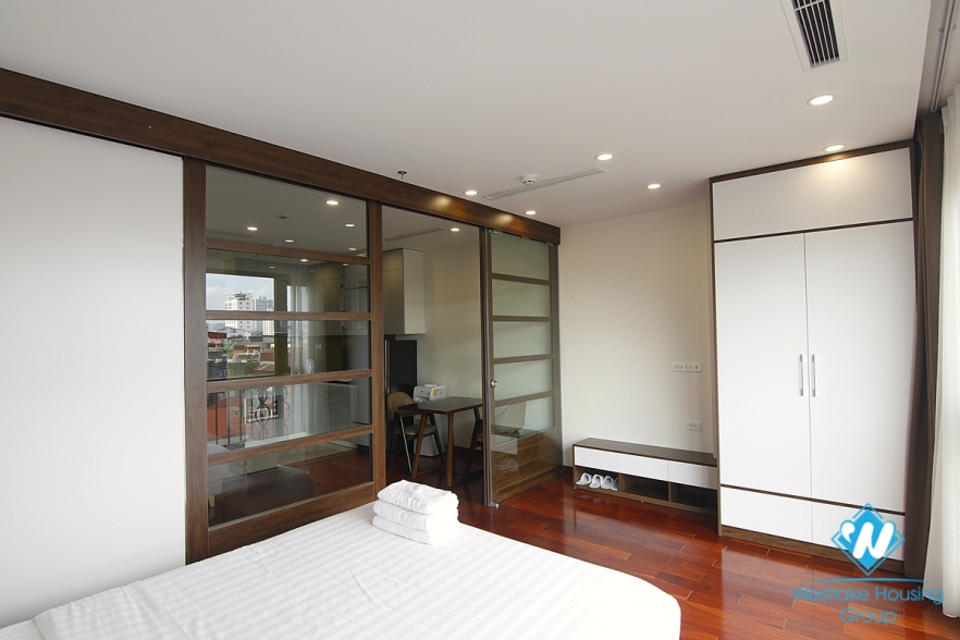 A  Fashionable and modern furnitured apartment with 1 bedroom for rent on Ba Dinh 