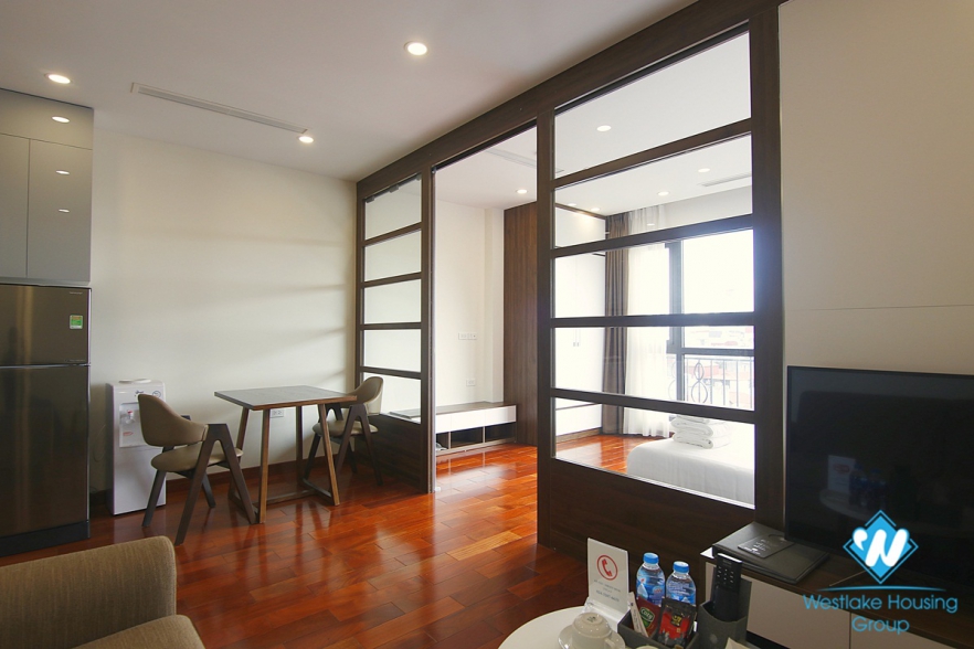 A  Fashionable and modern furnitured apartment with 1 bedroom for rent on Ba Dinh 