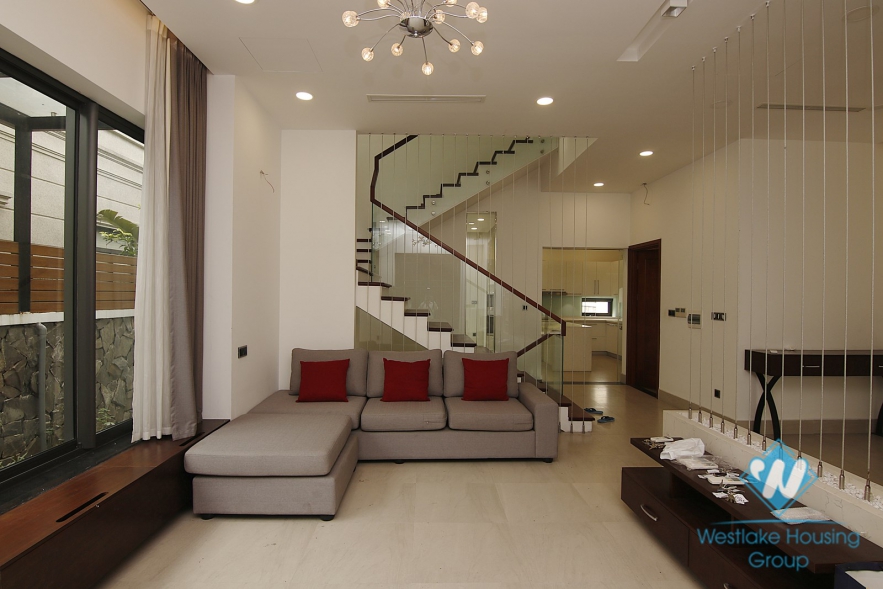 Beautiful four-bedroom townhouse villa in Vinhome Riverside near BIS international school