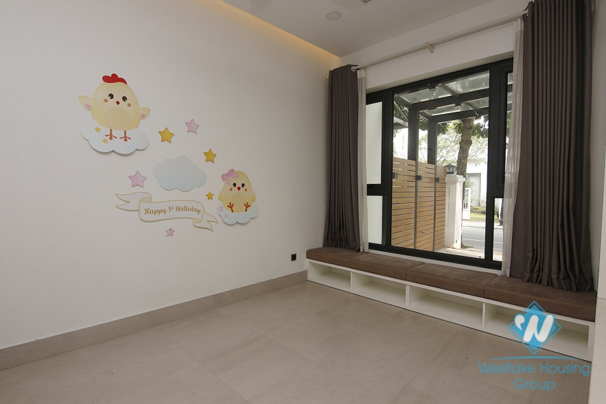 Beautiful four-bedroom townhouse villa in Vinhome Riverside near BIS international school