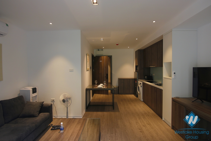 Beautiful apartment with one bedroom for lease in Hoang Hoa Tham st, Ba Dinh District 