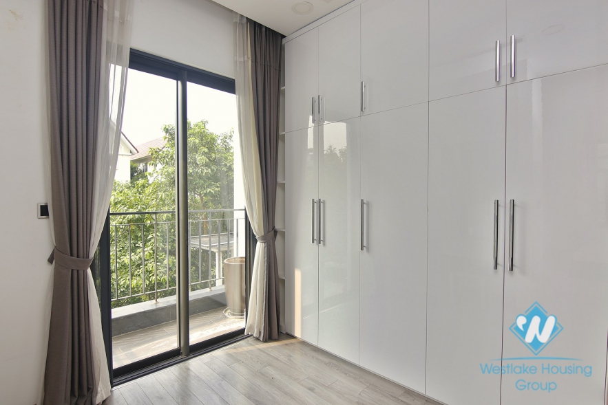 Beautiful four-bedroom townhouse villa in Vinhome Riverside near BIS international school