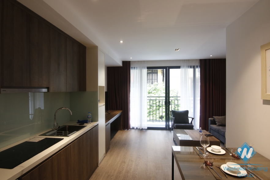 Beautiful apartment with one bedroom for lease in Hoang Hoa Tham st, Ba Dinh District 