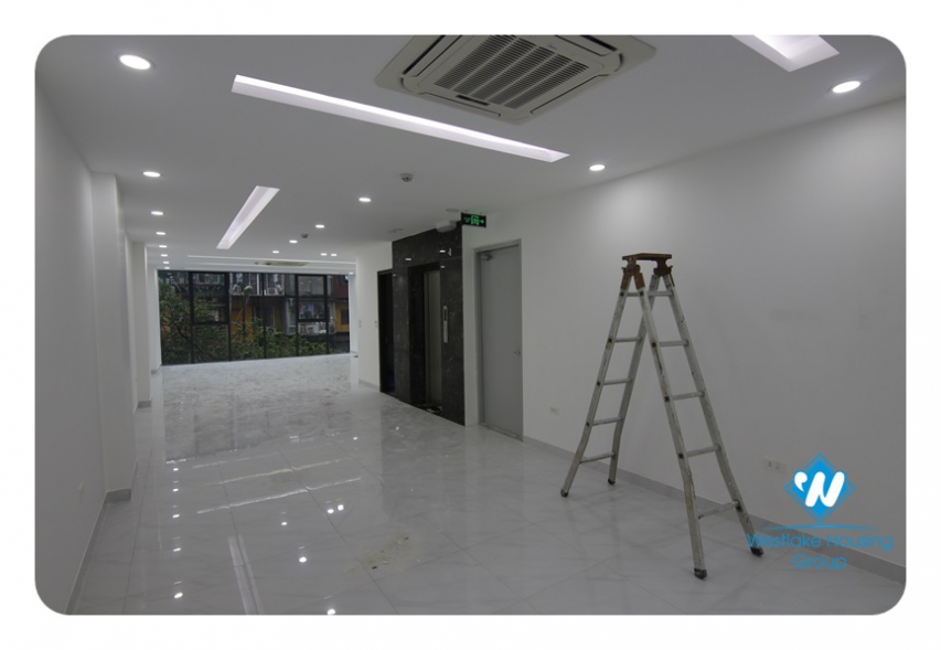 Office for rent on Kim Ma Thuong Street