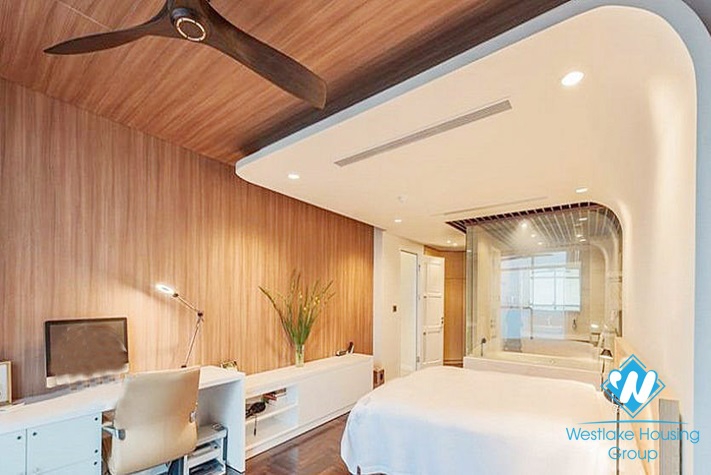 Spendid apartment with gorgeous lake view for rent in WaterMark, Tay Ho