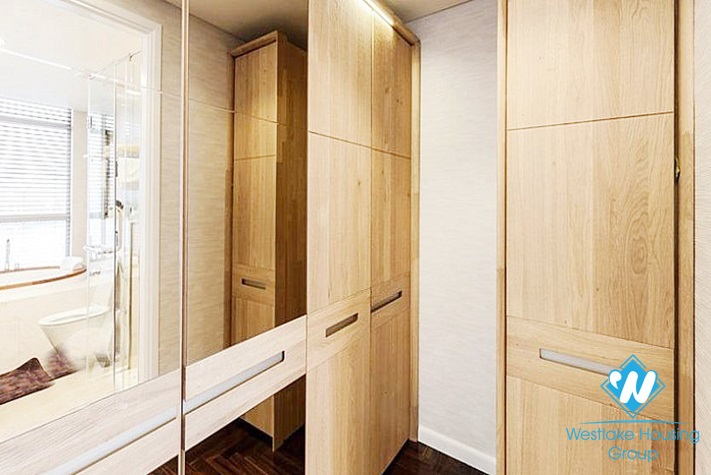 Spendid apartment with gorgeous lake view for rent in WaterMark, Tay Ho