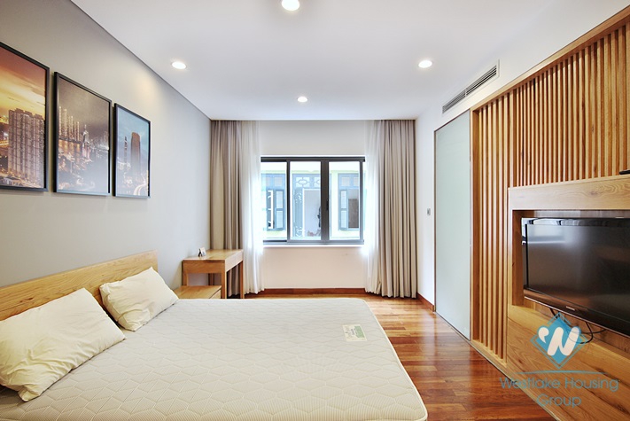 Lake view two bedrooms apartment for rent in Tu Hoa, Tay Ho