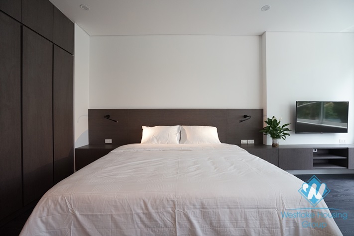 Bright studio for rent in Pho Duc Chinh street, Ba Dinh, Ha Noi