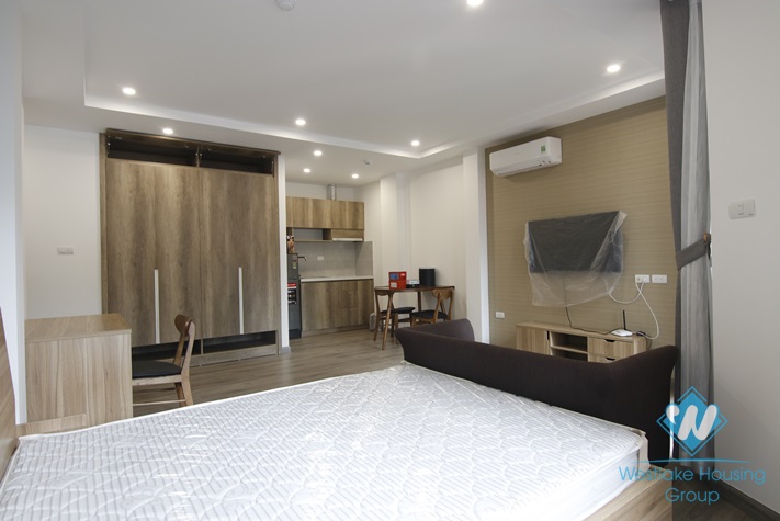 Bright studio for rent in Linh Lang street, Ba Dinh, Ha Noi