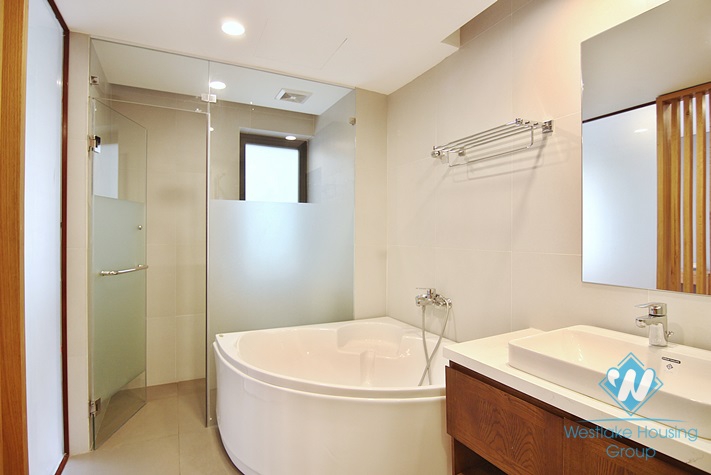 Lake view two bedrooms apartment for rent in Tu Hoa, Tay Ho