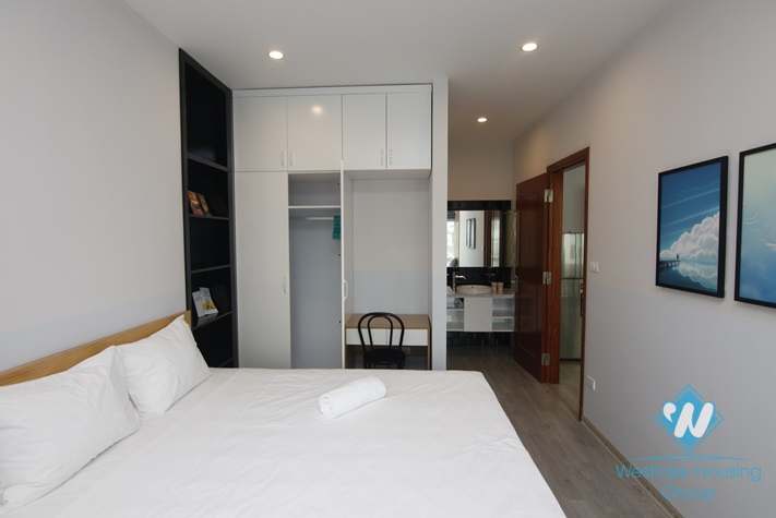 Brigh two bedrooms apartment for rent in Hoang Hoa Tham, Ba Dinh