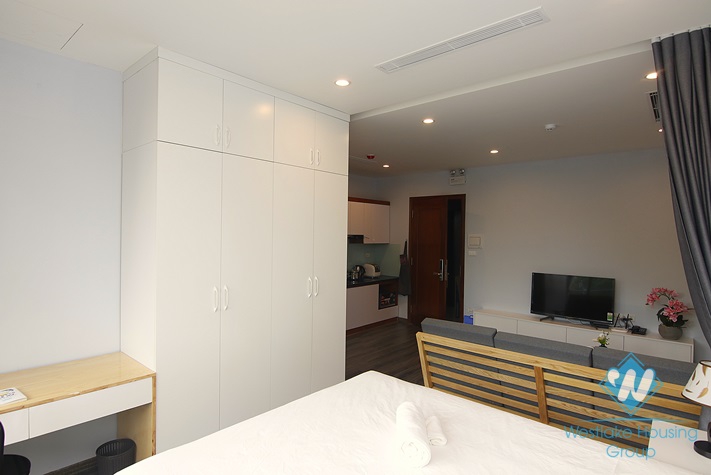 Bright studio for rent in Hoang Hoa Tham st, Ba Dinh