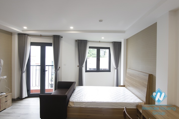 Bright studio for rent in Linh Lang street, Ba Dinh, Ha Noi