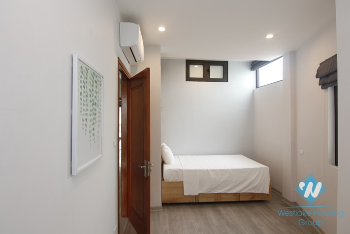 Brigh two bedrooms apartment for rent in Hoang Hoa Tham, Ba Dinh