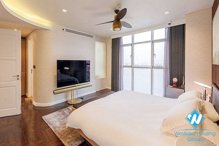 Spendid apartment with gorgeous lake view for rent in WaterMark, Tay Ho