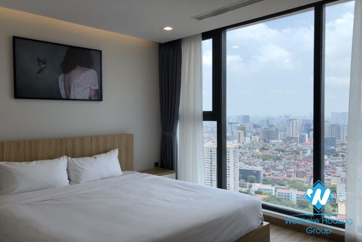 Abrand new, elegant 3 bedroom apartment for rent in Vimhomes Metropolis 