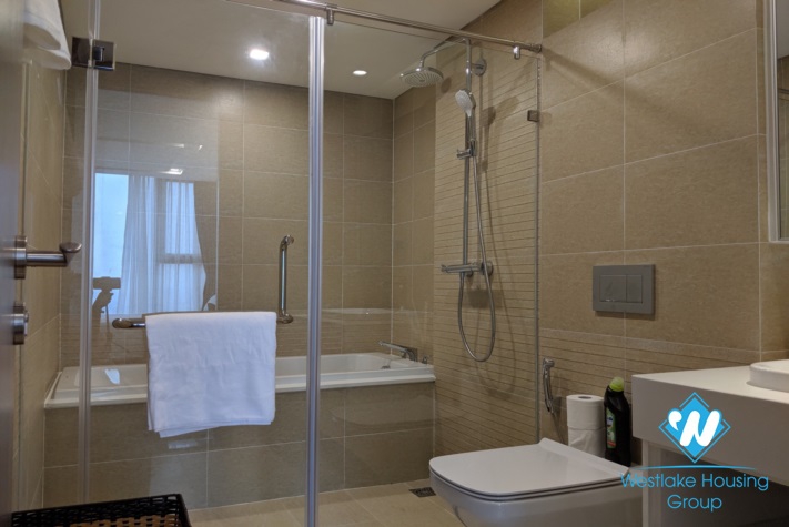 Abrand new, elegant 3 bedroom apartment for rent in Vimhomes Metropolis 