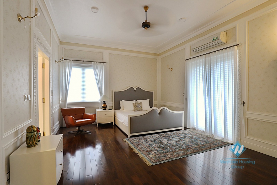 Detached Ambassador standard villa to lease in Vinhomes Riverside Hanoi