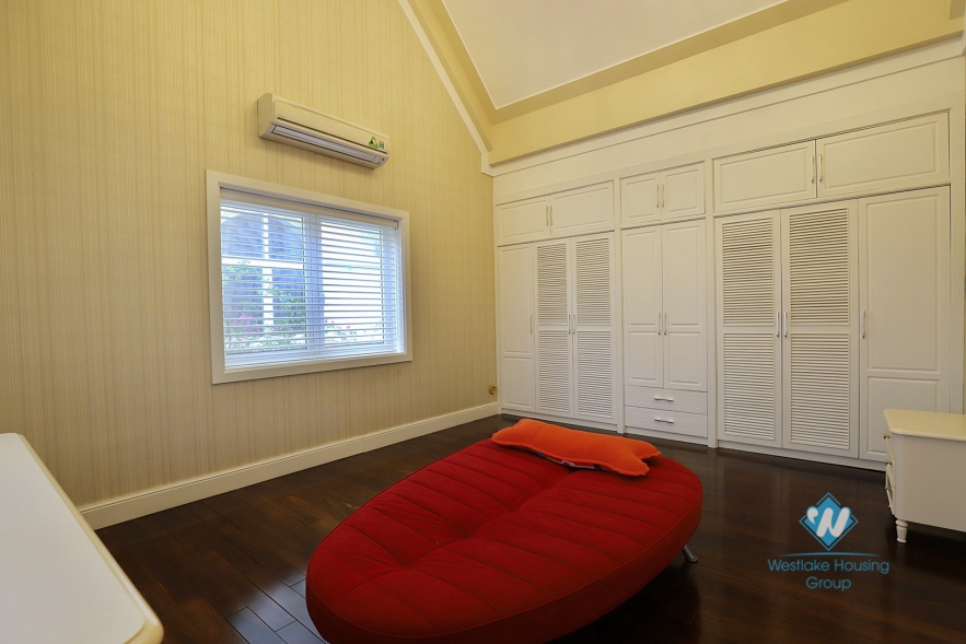 Detached Ambassador standard villa to lease in Vinhomes Riverside Hanoi