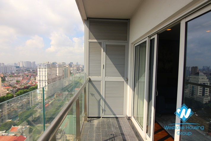 A Luxury High-End 4 bedrooms apartment for rent in Lancaster