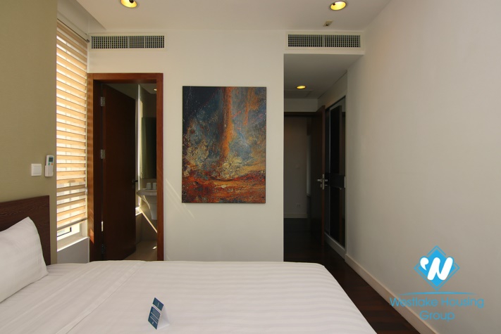 A Luxury High-End 4 bedrooms apartment for rent in Lancaster