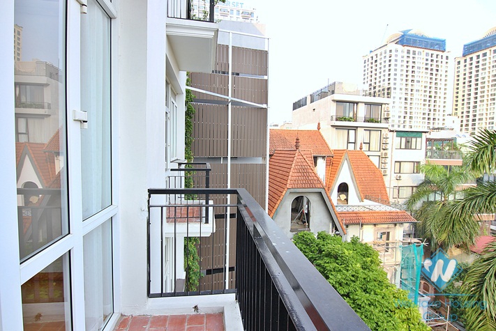Spacious 2 bedroom apartment with lot of natural light in Tay ho, Ha noi