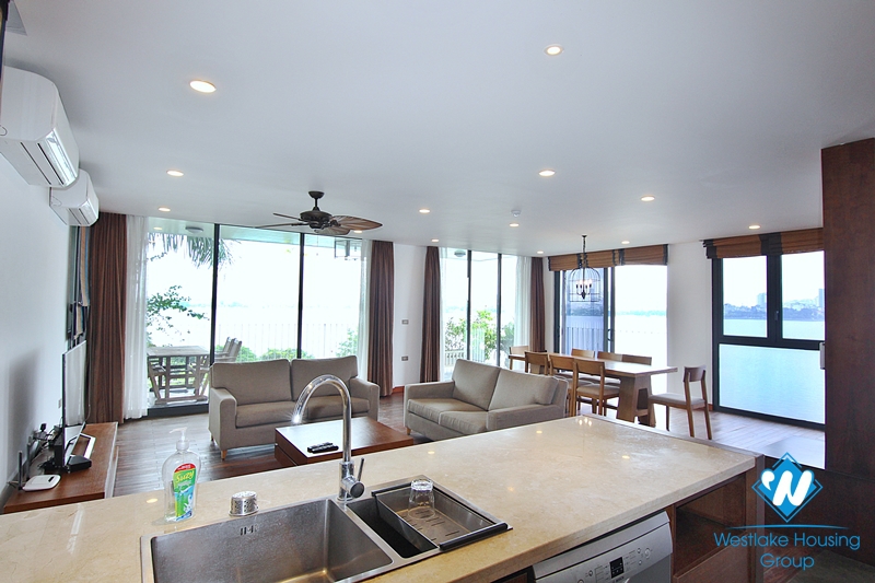 Spacious 3-bedroom apartment with lake view in Ho Tay