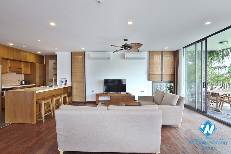 Spacious 3-bedroom apartment with lake view in Ho Tay