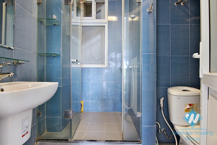 Spacious 3 bedroom apartment with lake view in Tay ho, Ha noi