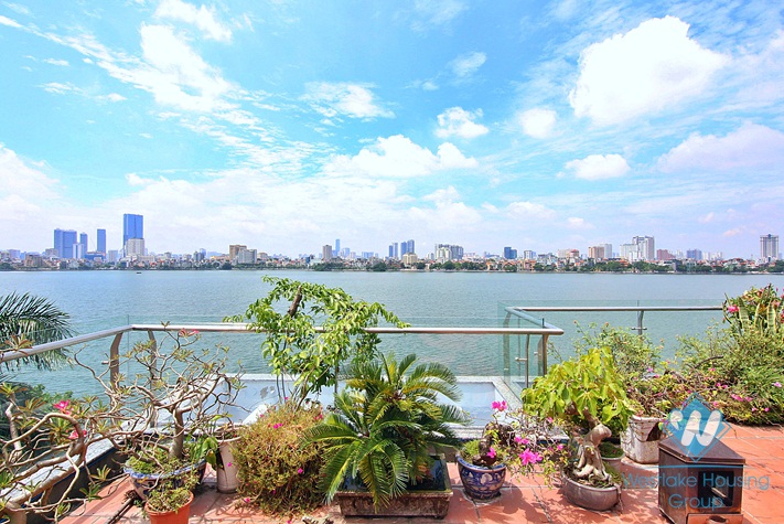 Spacious 3 bedroom apartment with lake view in Tay ho, Ha noi