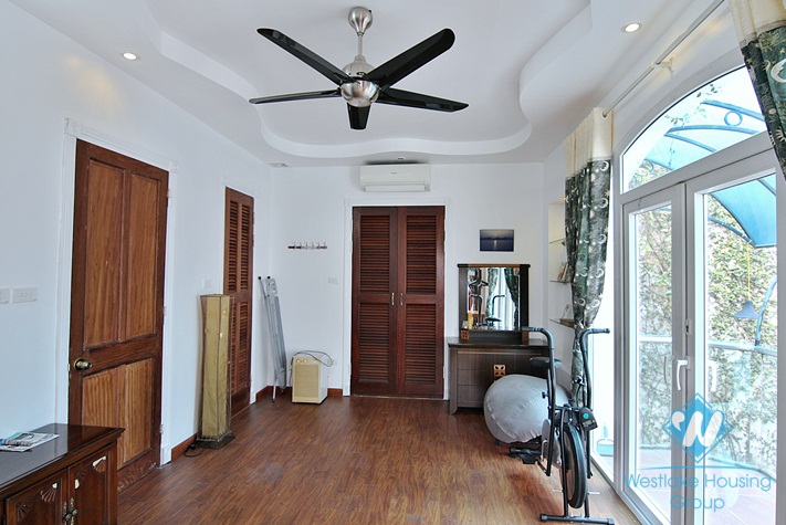 A gorgeous newly renovated villa for rent in Tay ho, Ha noi