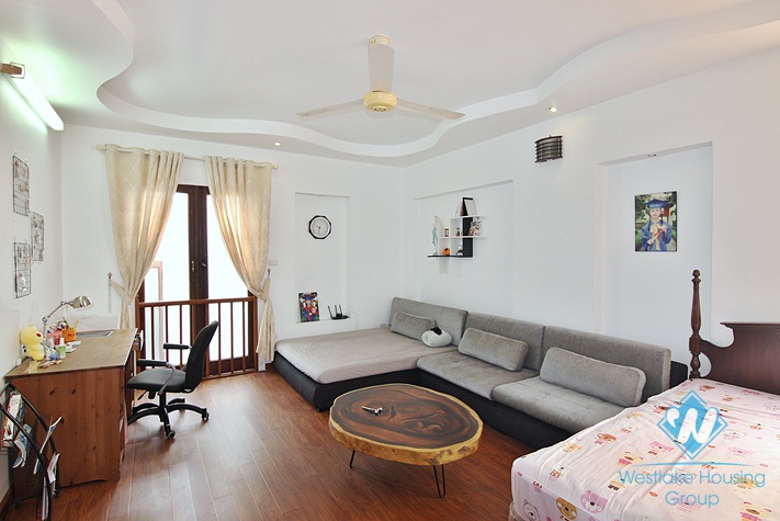 A gorgeous newly renovated villa for rent in Tay ho, Ha noi