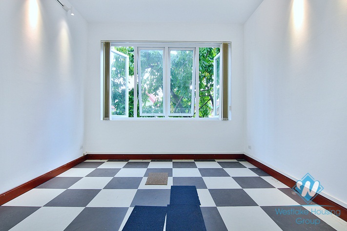 Spacious office space for rent in To ngoc van, Tay ho, Ha noi