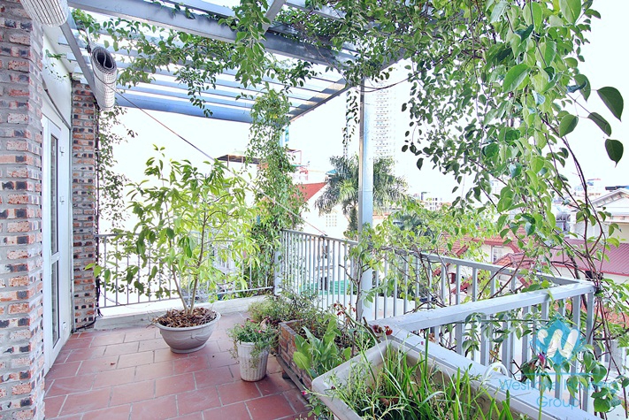 Lovely balcony apartment for rent in Tay Ho