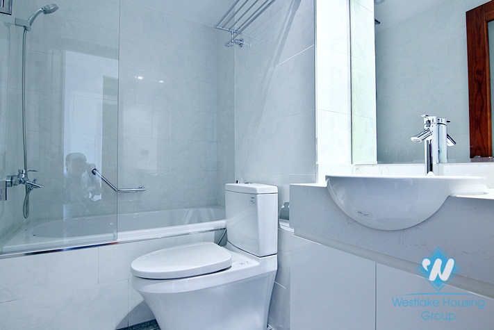 A beautiful  03+ bedrooms apartment on 5th floor for rent in Tay Ho, Ha Noi