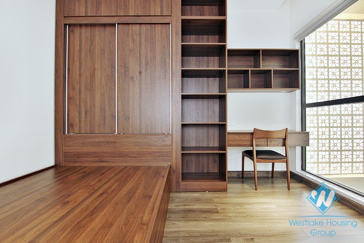 A beautiful  03+ bedrooms apartment on 5th floor for rent in Tay Ho, Ha Noi