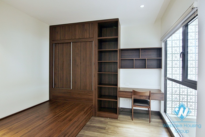 A beautiful  03+ bedrooms apartment on 5th floor for rent in Tay Ho, Ha Noi