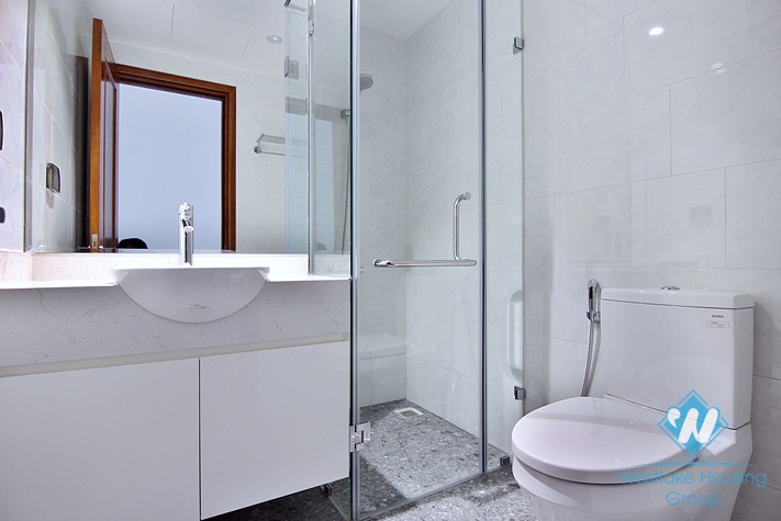 A beautiful  03+ bedrooms apartment on 5th floor for rent in Tay Ho, Ha Noi