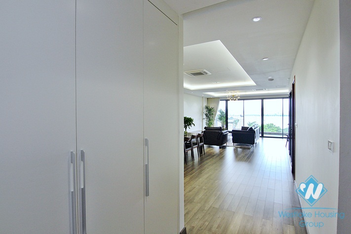 A beautiful  03+ bedrooms apartment on 5th floor for rent in Tay Ho, Ha Noi