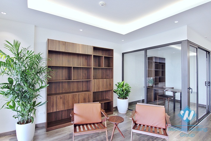 A beautiful  03+ bedrooms apartment on 5th floor for rent in Tay Ho, Ha Noi