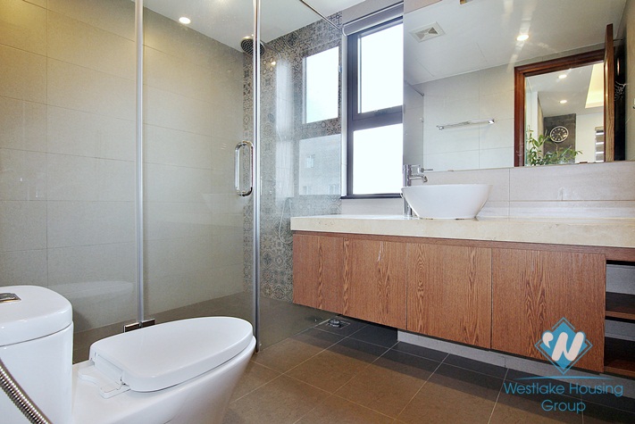 Beautiful top floor 1 bedroom apartment for rent in Trinh cong son, Tay ho, Hanoi