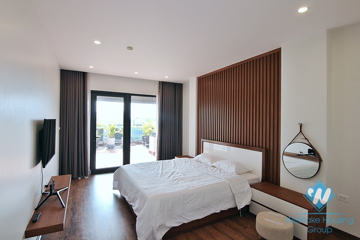 Beautiful top floor 1 bedroom apartment for rent in Trinh cong son, Tay ho, Hanoi