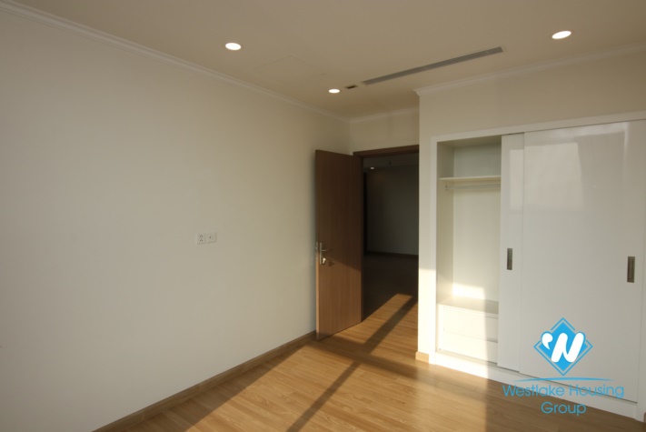 A good apartment in Vinhome garden for rent 