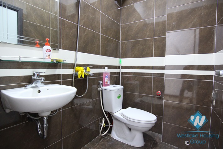 An office or shops for rent in Xuan Dieu street, Tay Ho, Ha Noi