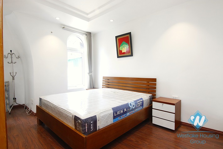 Bright studio for lease in Quan Thanh street, Ba Dinh, Ha Noi
