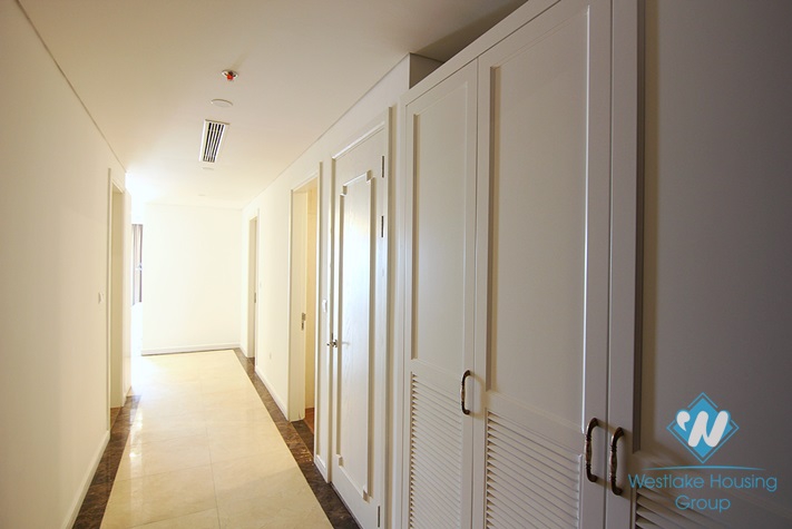 Brand new apartment for rent in D' Le Roi Soleil building, Xuan Dieu, Tay Ho