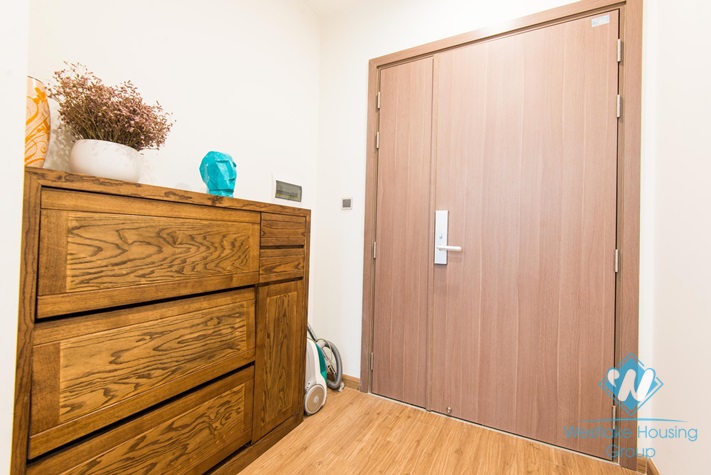 A lovely quiet apartment in Vinhomes Metropolis for rent