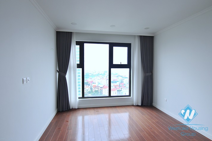 A magnificent 4 bedroom apartment for rent in De L’Roi Soleil